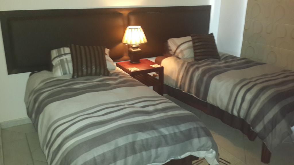 Magaliqua Guest House Noordheuwel Oda fotoğraf