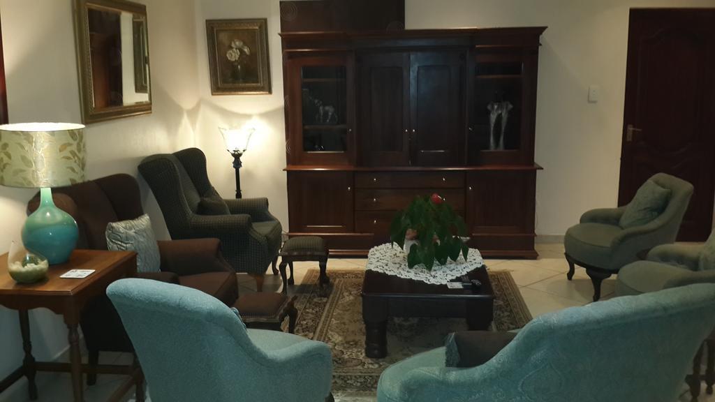 Magaliqua Guest House Noordheuwel Oda fotoğraf