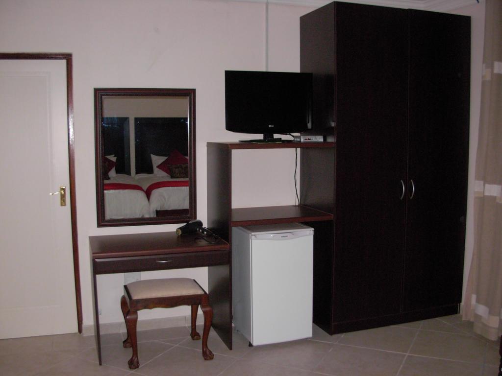 Magaliqua Guest House Noordheuwel Oda fotoğraf